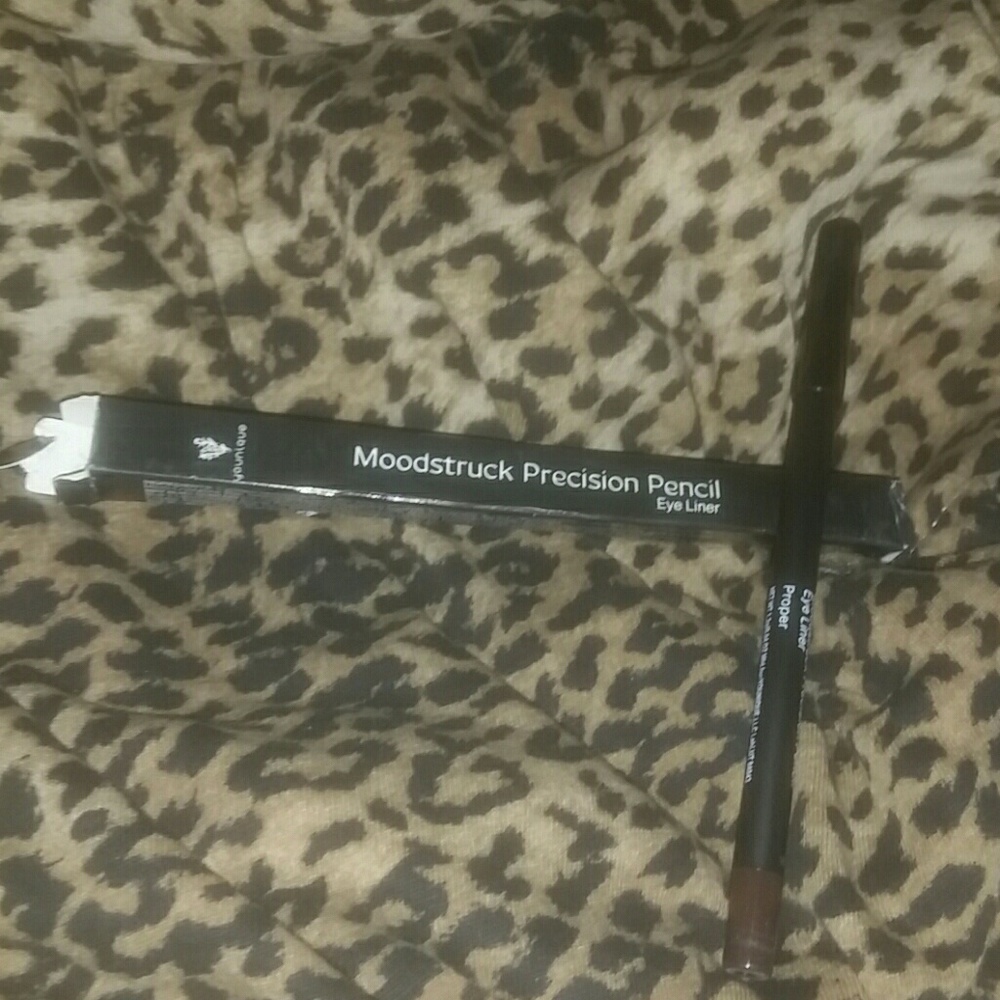 Younique eyeliner BROWN